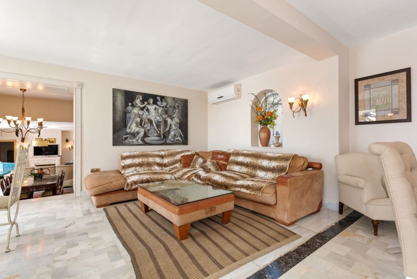 R5173597-Villa-For-Sale-Estepona-Detached-4-Beds-842-Built-7