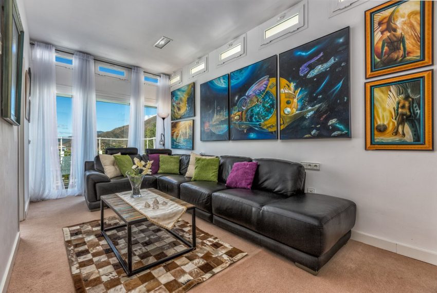 R5173648-Villa-For-Sale-Estepona-Detached-7-Beds-900-Built-19