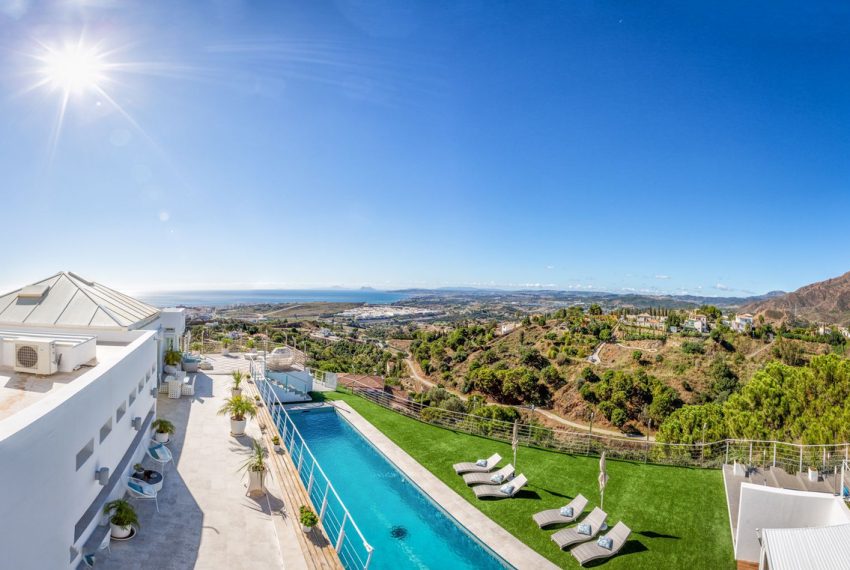 R5173648-Villa-For-Sale-Estepona-Detached-7-Beds-900-Built-8