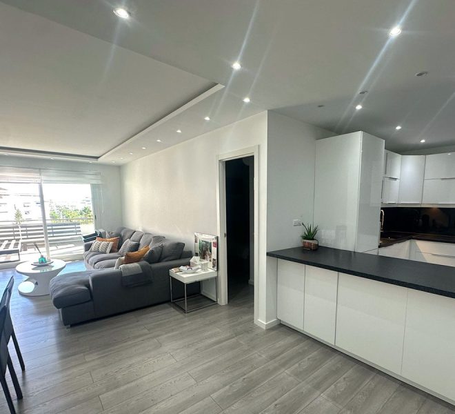 R5173654-Image 1-Middle Floor - 2 Beds - 106 Built