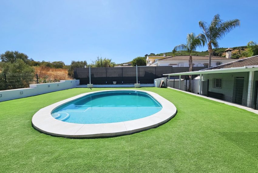 R5173660-Villa-For-Sale-Coin-Detached-2-Beds-161-Built-1