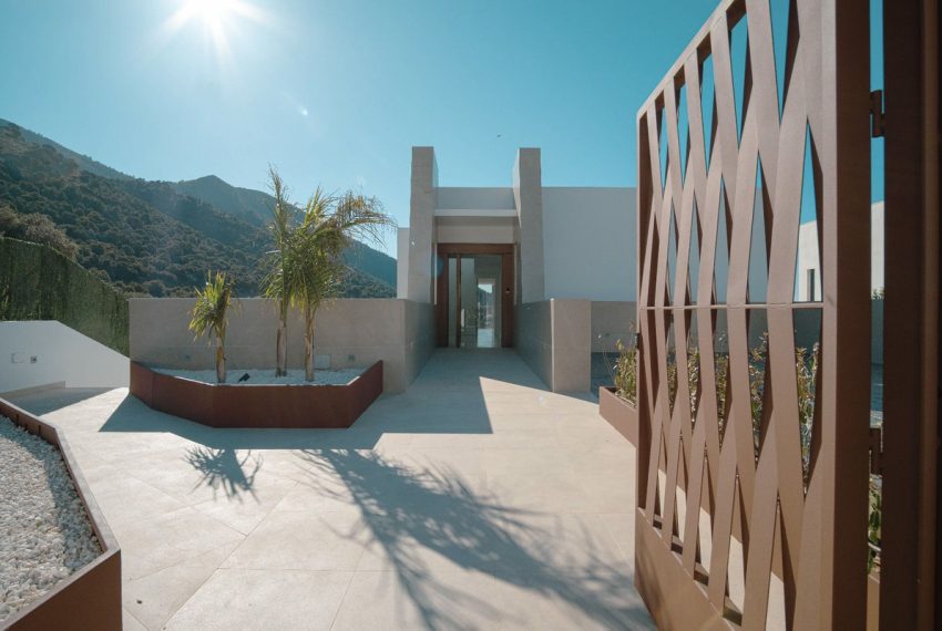 R5173846-Villa-For-Sale-Mijas-Detached-6-Beds-900-Built-1