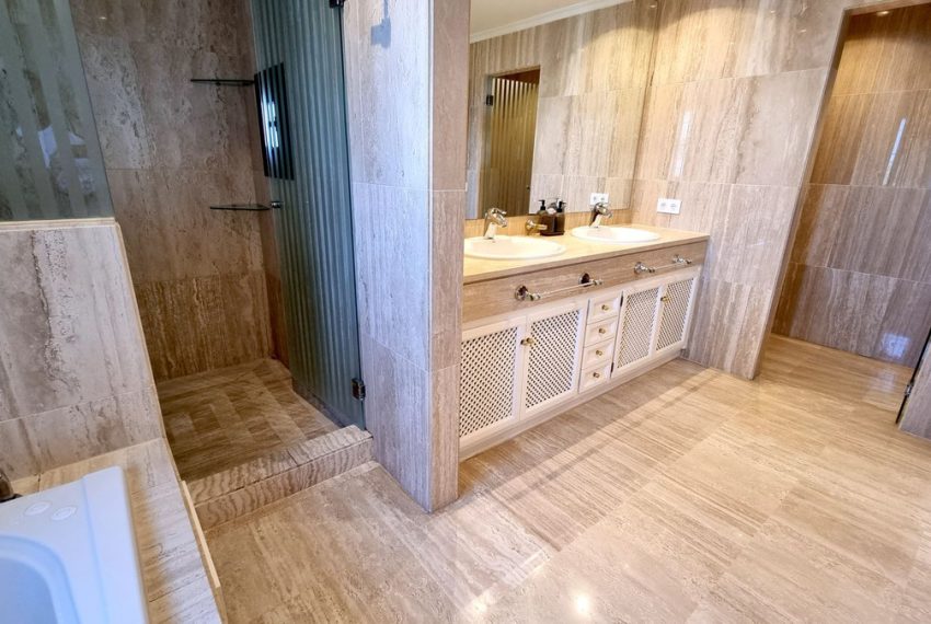 R5173849-Villa-For-Sale-El-Rosario-Detached-7-Beds-647-Built-12