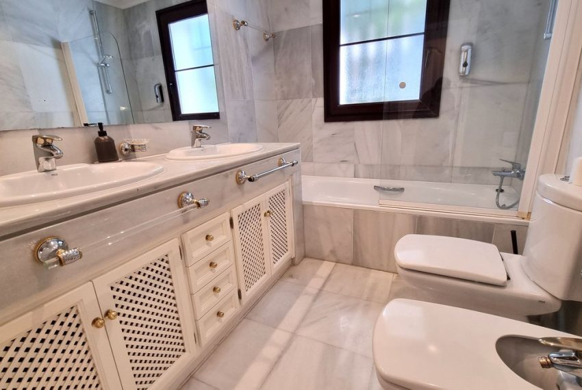 R5173849-Villa-For-Sale-El-Rosario-Detached-7-Beds-647-Built-18