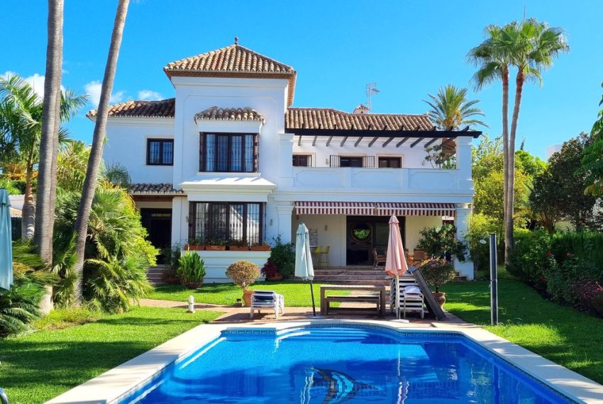 R5173849-Villa-For-Sale-El-Rosario-Detached-7-Beds-647-Built