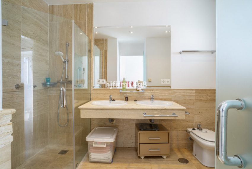 R5173996-Apartment-For-Sale-Nueva-Andalucia-Penthouse-3-Beds-161-Built-12