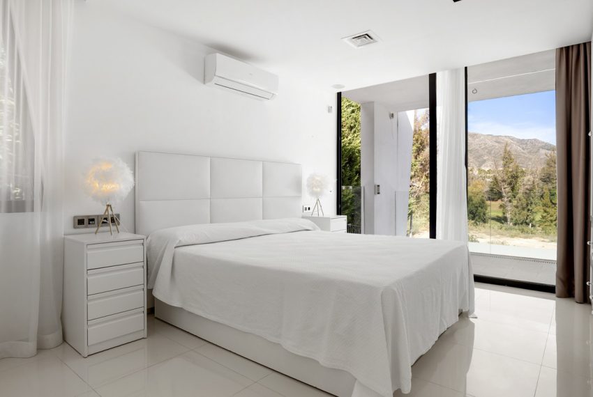 R5174071-Villa-For-Sale-Nueva-Andalucia-Detached-5-Beds-635-Built-15