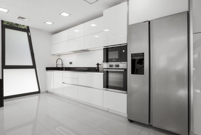 R5174071-Villa-For-Sale-Nueva-Andalucia-Detached-5-Beds-635-Built-8