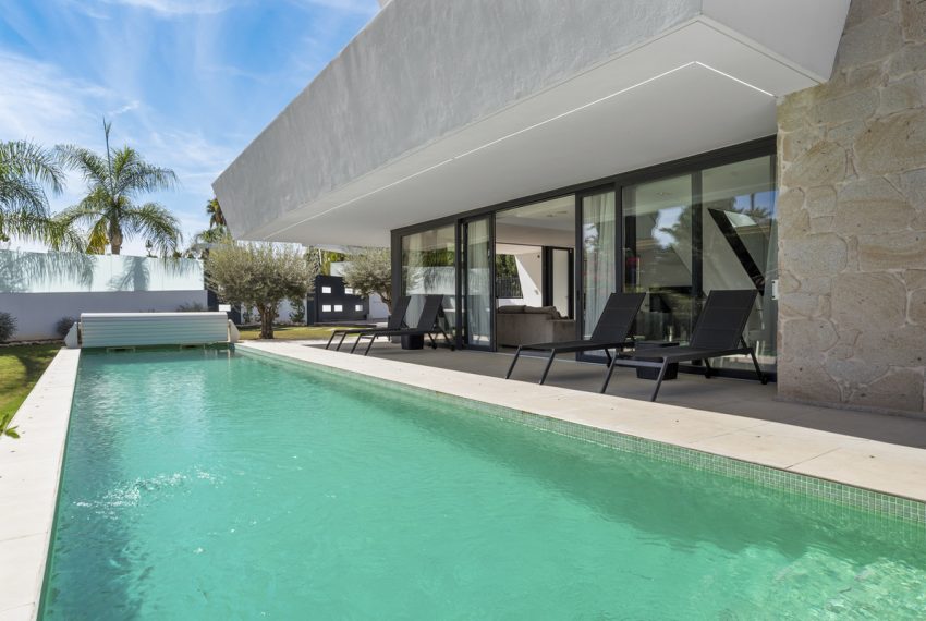 R5174071-Villa-For-Sale-Nueva-Andalucia-Detached-5-Beds-635-Built