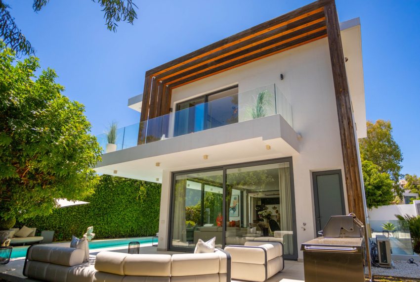 R5174350-Villa-For-Sale-Estepona-Detached-4-Beds-285-Built-1