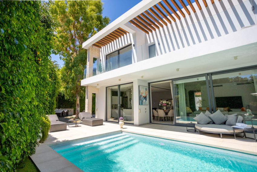 R5174350-Villa-For-Sale-Estepona-Detached-4-Beds-285-Built