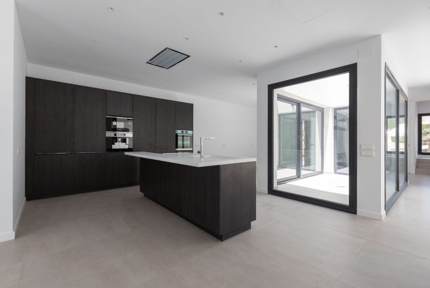 R5176522-Villa-For-Sale-Elviria-Detached-4-Beds-429-Built-5