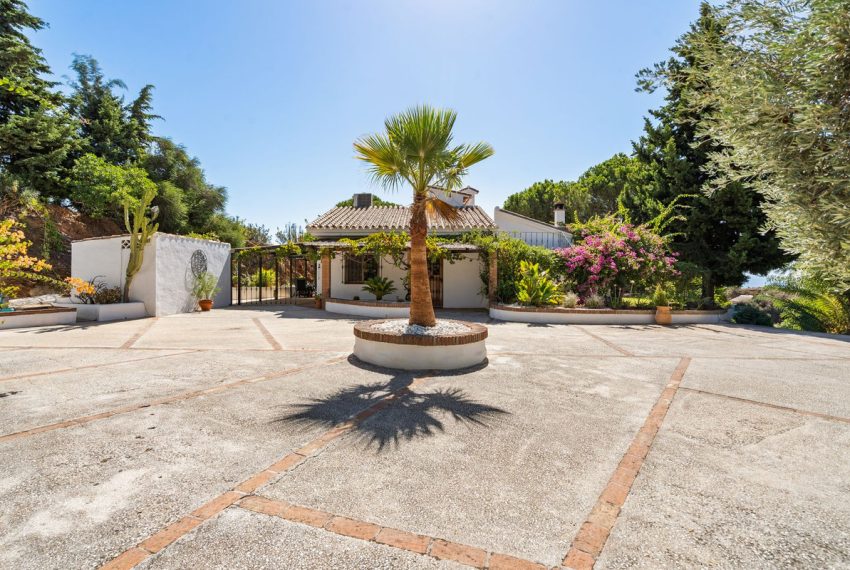 R5177557-Villa-For-Sale-Estepona-Finca-4-Beds-134-Built-7