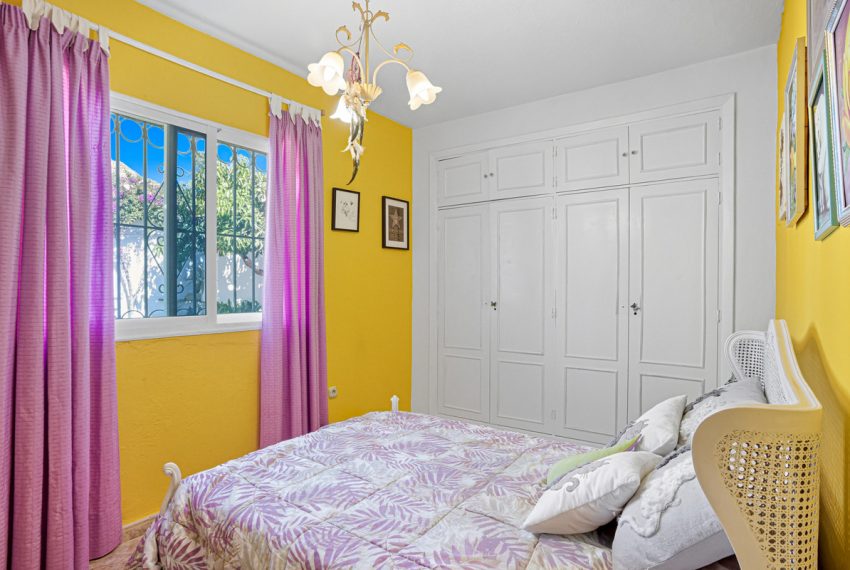 R5177767-Villa-For-Sale-Marbella-Detached-5-Beds-205-Built-17