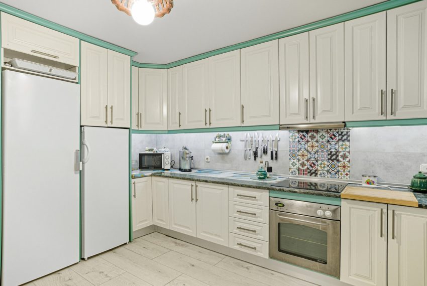 R5177767-Villa-For-Sale-Marbella-Detached-5-Beds-205-Built-5