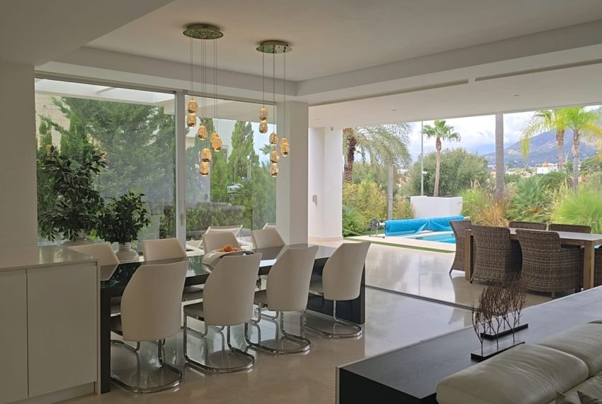 R5179285-Villa-For-Sale-Rio-Real-Detached-3-Beds-193-Built-1