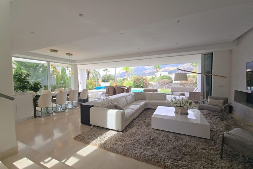 R5179285-Villa-For-Sale-Rio-Real-Detached-3-Beds-193-Built