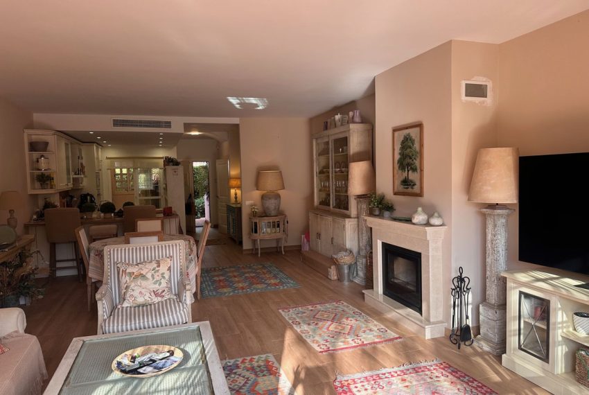 R5179396-Villa-For-Sale-Nagueles-Semi-Detached-3-Beds-304-Built-2