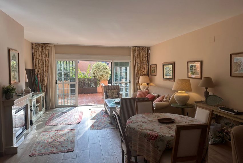 R5179396-Villa-For-Sale-Nagueles-Semi-Detached-3-Beds-304-Built