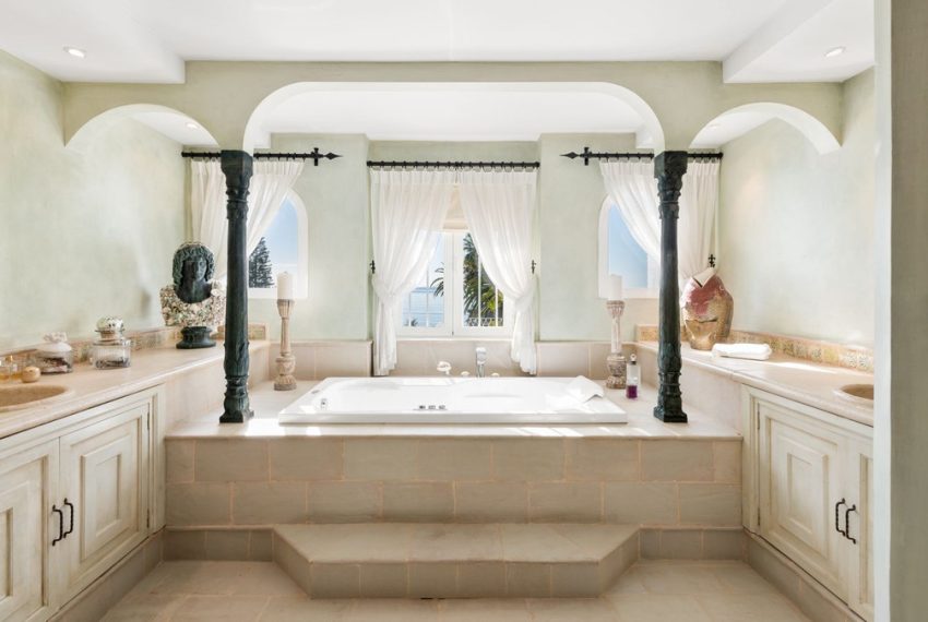 R5179402-Villa-For-Sale-Los-Monteros-Detached-5-Beds-866-Built-16