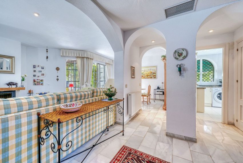 R5179537-Villa-For-Sale-Nueva-Andalucia-Detached-4-Beds-167-Built-10