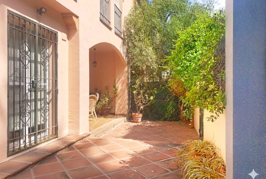 R5179825-Villa-For-Sale-Guadalmina-Alta-Semi-Detached-4-Beds-254-Built-1