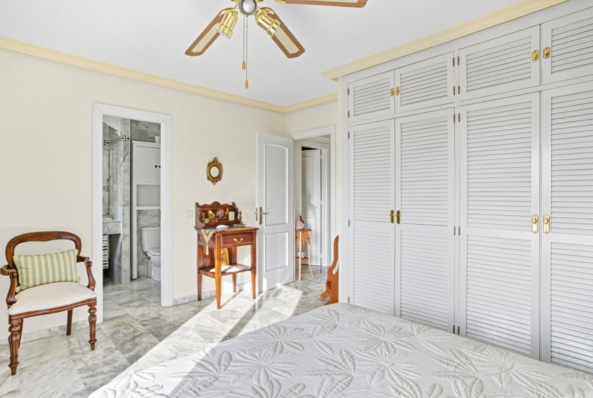 R5179837-Townhouse-For-Sale-The-Golden-Mile-Terraced-3-Beds-221-Built-13