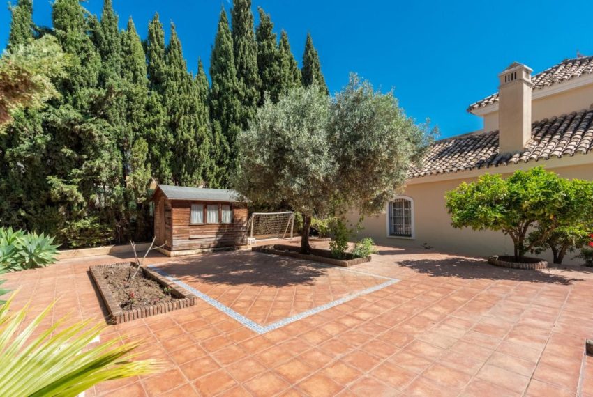 R5181184-Villa-For-Sale-Marbella-Detached-8-Beds-430-Built-16