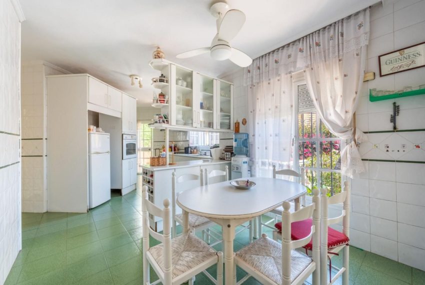 R5181184-Villa-For-Sale-Marbella-Detached-8-Beds-430-Built-2