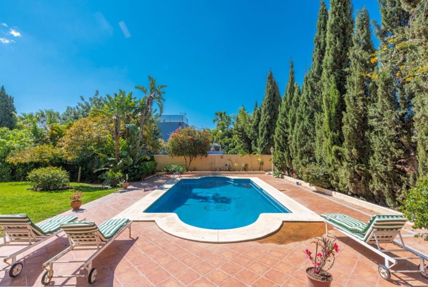 R5181184-Villa-For-Sale-Marbella-Detached-8-Beds-430-Built-4