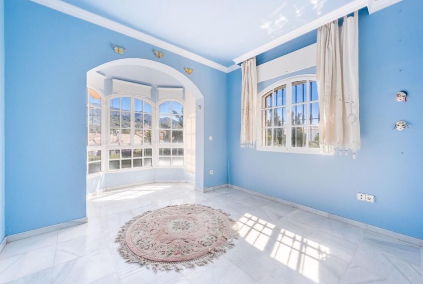 R5181184-Villa-For-Sale-Marbella-Detached-8-Beds-430-Built-5