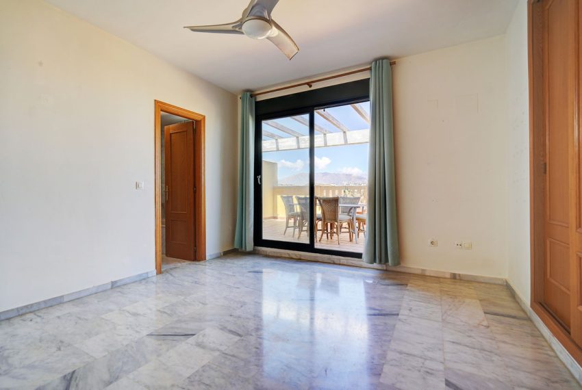 R5181349-Apartment-For-Sale-Miraflores-Penthouse-2-Beds-94-Built-10