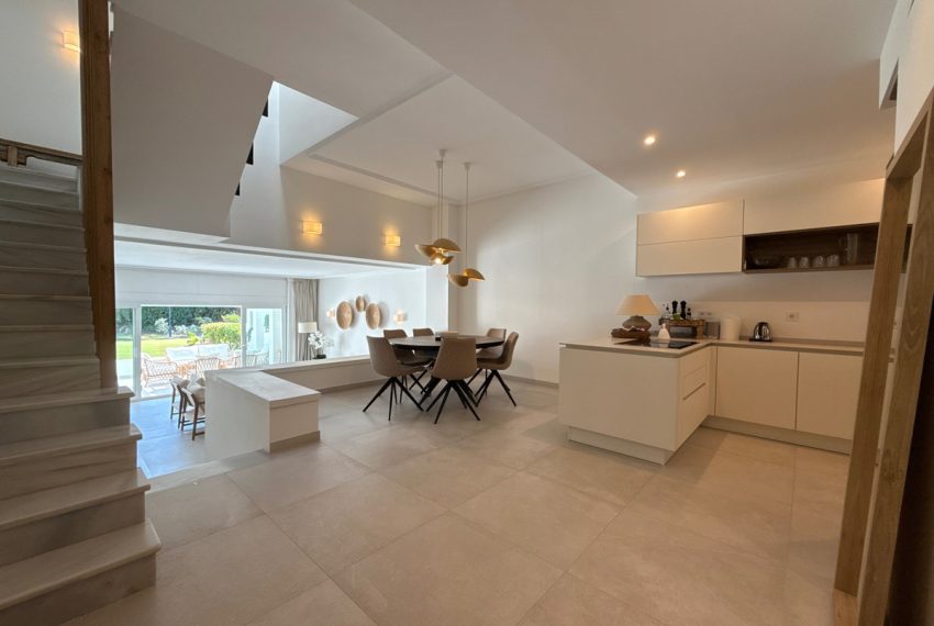 R5182261-Townhouse-For-Sale-Nueva-Andalucia-Terraced-3-Beds-385-Built-3