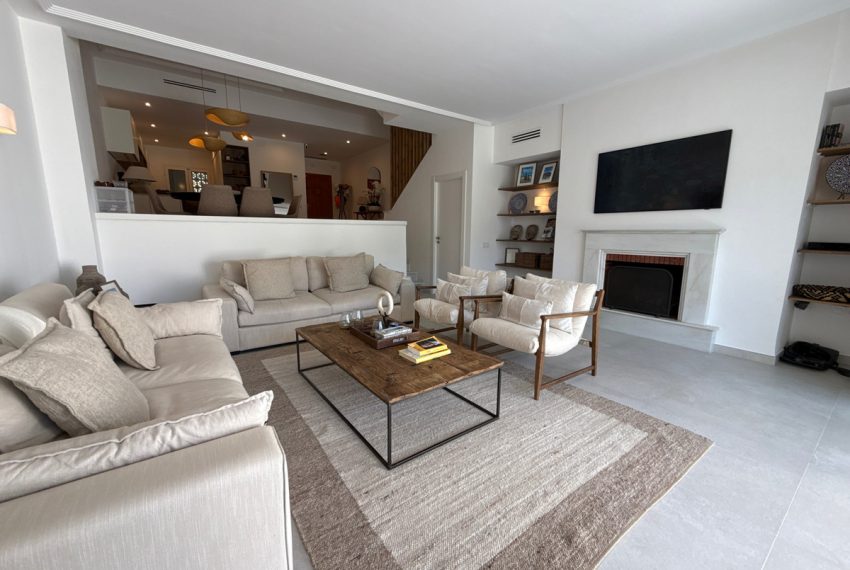 R5182261-Townhouse-For-Sale-Nueva-Andalucia-Terraced-3-Beds-385-Built-8