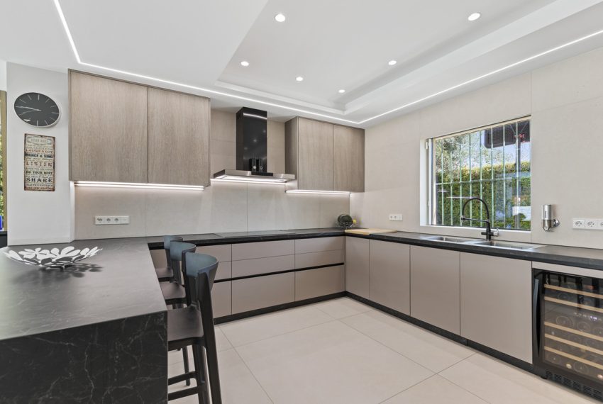 R5182648-Villa-For-Sale-Guadalmina-Alta-Detached-5-Beds-287-Built-12