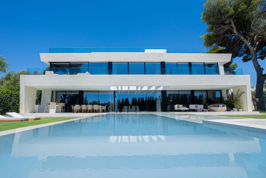 R5182747-Villa-For-Sale-Los-Monteros-Detached-6-Beds-741-Built-2