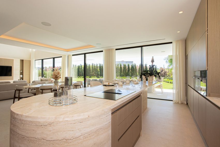 R5182747-Villa-For-Sale-Los-Monteros-Detached-6-Beds-741-Built-8