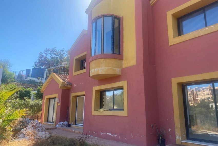 R5183110-Villa-For-Sale-Elviria-Detached-6-Beds-525-Built