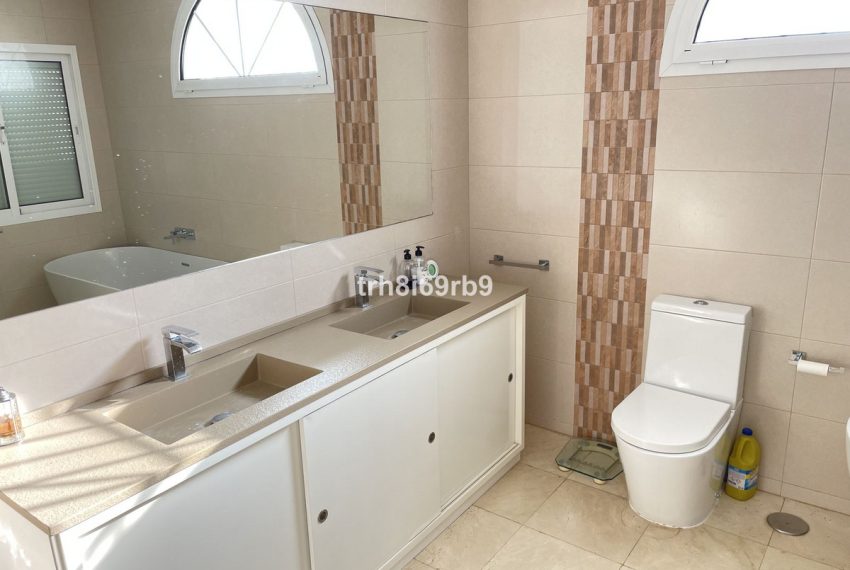 R5183200-Villa-For-Sale-New-Golden-Mile-Detached-3-Beds-178-Built-12