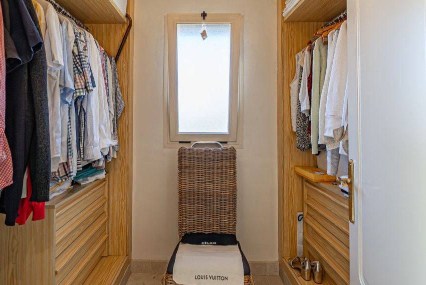 R5183833-Villa-For-Sale-Estepona-Semi-Detached-4-Beds-244-Built-16