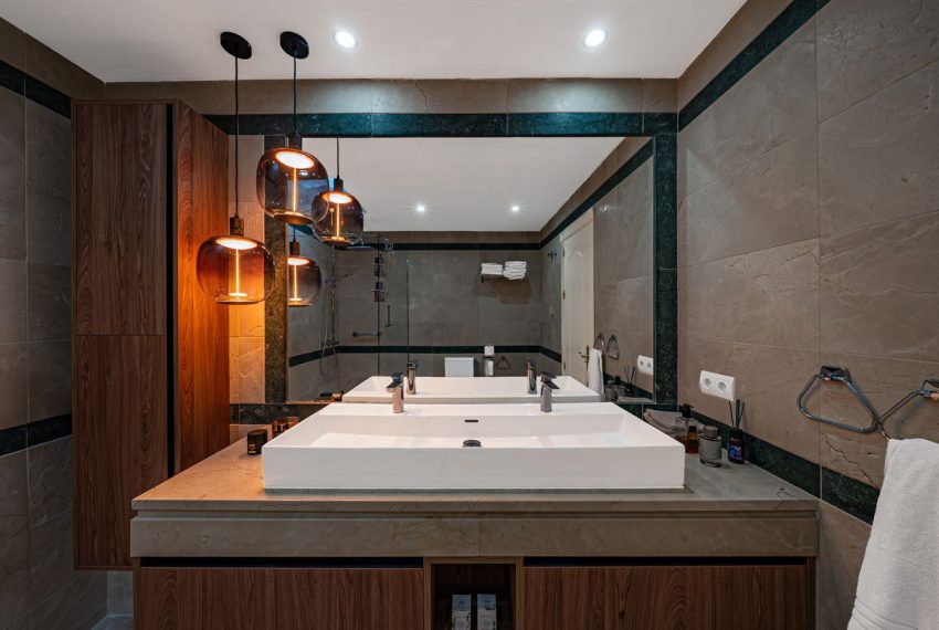 R5183833-Villa-For-Sale-Estepona-Semi-Detached-4-Beds-244-Built-17