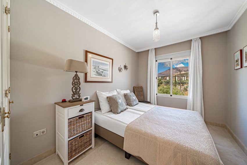 R5183833-Villa-For-Sale-Estepona-Semi-Detached-4-Beds-244-Built-18