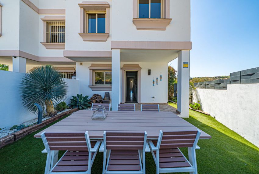 R5183833-Villa-For-Sale-Estepona-Semi-Detached-4-Beds-244-Built-8