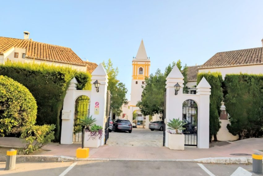 R5184070-Townhouse-For-Sale-Nagueles-Semi-Detached-3-Beds-145-Built-1