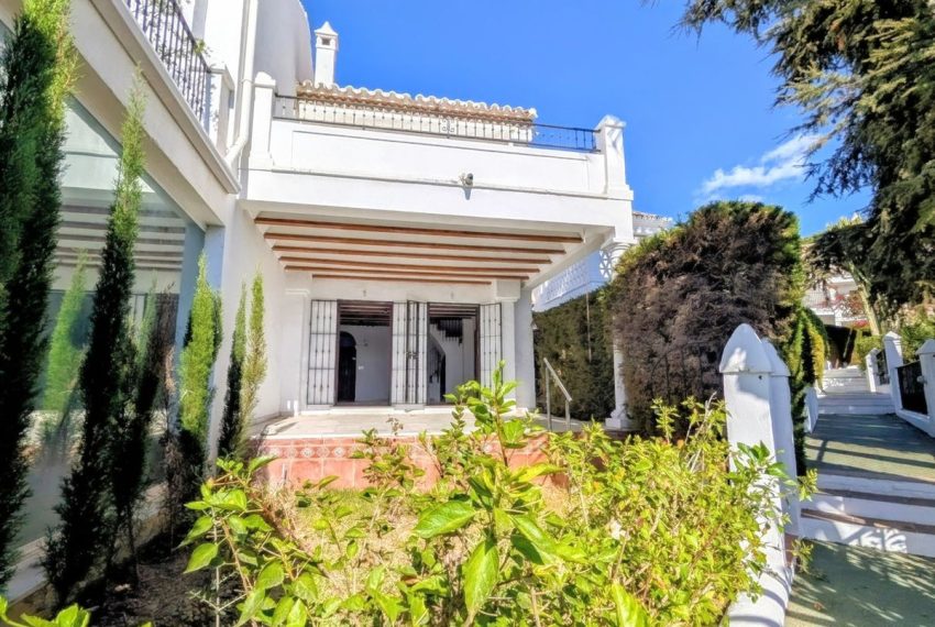 R5184070-Townhouse-For-Sale-Nagueles-Semi-Detached-3-Beds-145-Built-14