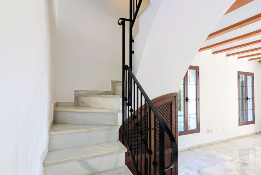 R5184070-Townhouse-For-Sale-Nagueles-Semi-Detached-3-Beds-145-Built-18