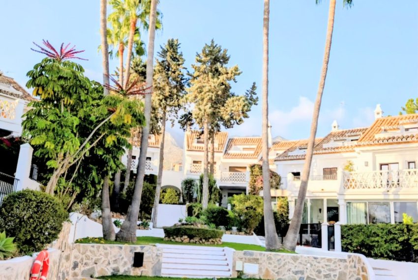 R5184070-Townhouse-For-Sale-Nagueles-Semi-Detached-3-Beds-145-Built-3