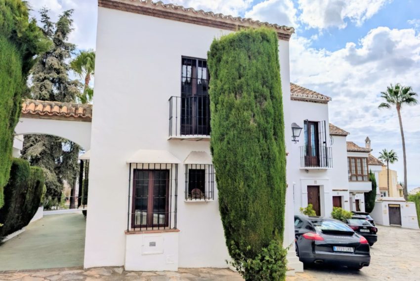 R5184070-Townhouse-For-Sale-Nagueles-Semi-Detached-3-Beds-145-Built