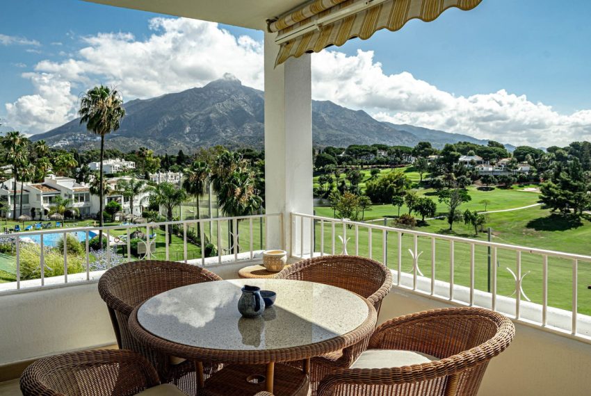 R5184184-Apartment-For-Sale-Nueva-Andalucia-Penthouse-3-Beds-90-Built-1