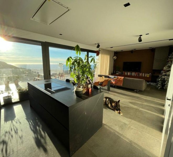 R5184256-Image 1-Detached - 5 Beds - 254 Built